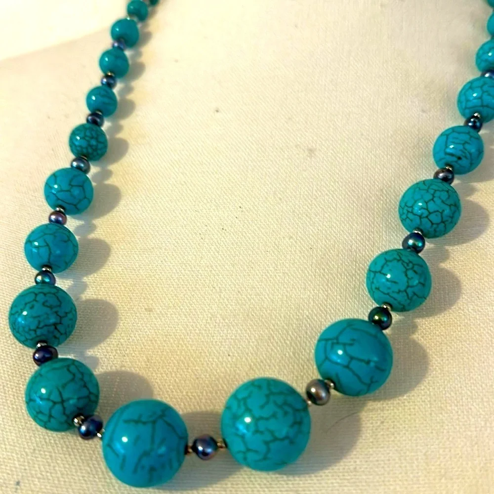 Women’s Vintage Turquoise Magnesite Chunky Blue Turquoise Gemstone Necklace